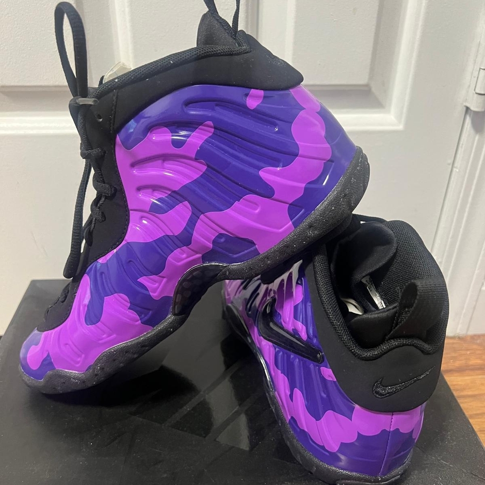 Nike Women's Sneakers - Purple and Black